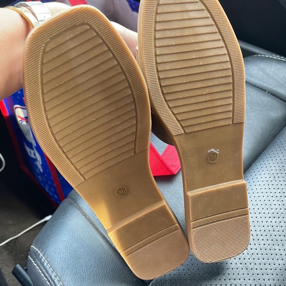 NWT gorgeous slides with buckle - Picture 4 of 5